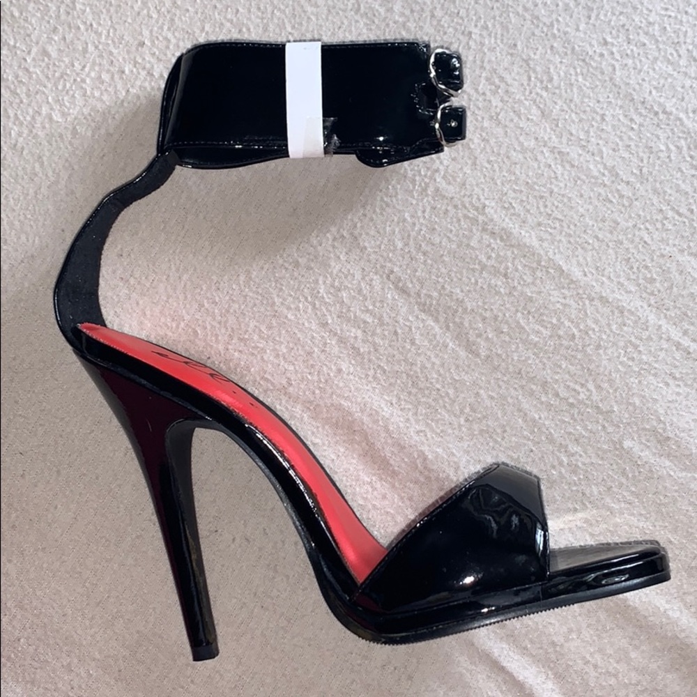 Ellie “Caitlyn” shoes order 1/2 size up
